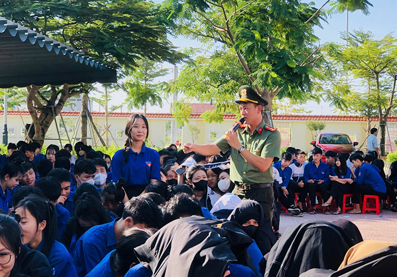 Bí thư Đoàn gương mẫu học và làm theo Bác