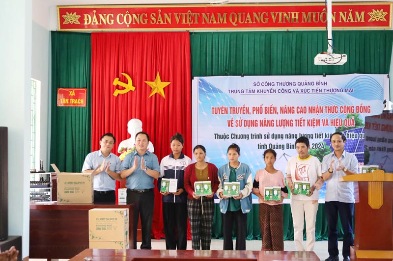 Tuyên truyền về sử dụng năng lượng tiết kiệm, hiệu quả