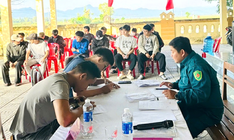 Quảng Ninh: 183 thanh niên tình nguyện viết đơn nhập ngũ