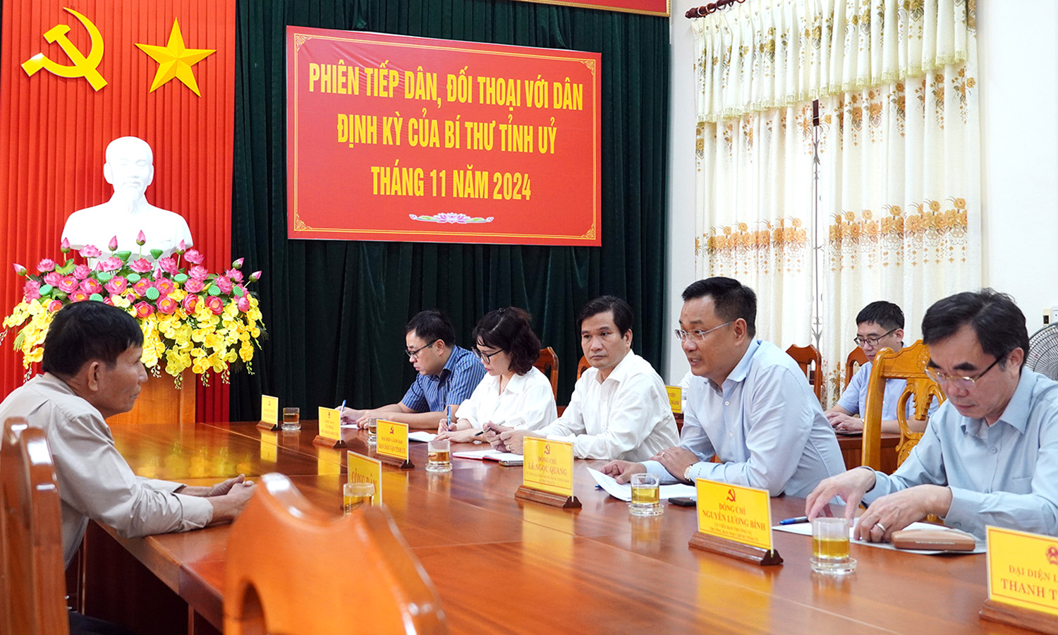 Các đồng chí lãnh đạo tỉnh tiếp công dân định kỳ tháng 11/2024