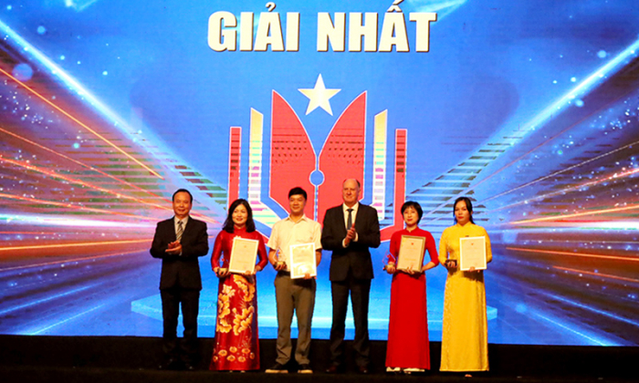 Trao giải báo chí toàn quốc 