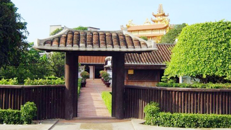 Thăm trường Dục Thanh