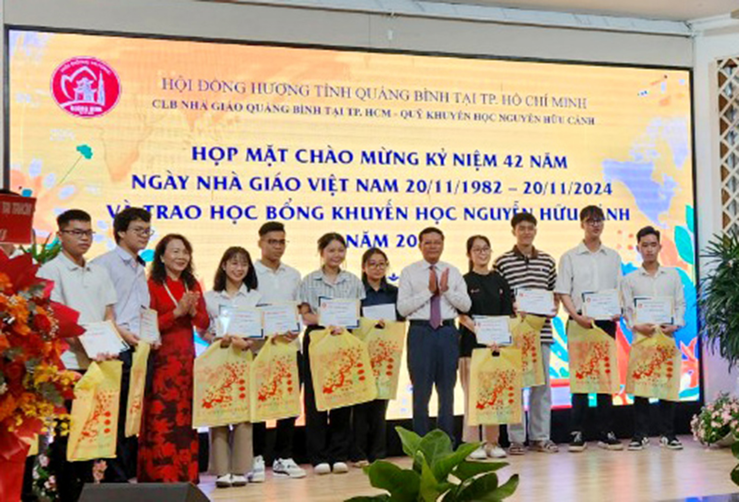Trao học bổng khuyến học Nguyễn Hữu Cảnh năm 2024