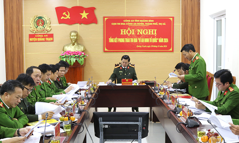 Đẩy mạnh phong trào thi đua "Vì an ninh Tổ quốc"