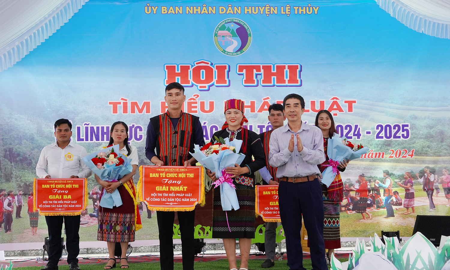 Nâng cao hiểu biết pháp luật về lĩnh vực công tác dân tộc