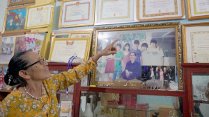 Tiễn biệt người mẹ làng cát!