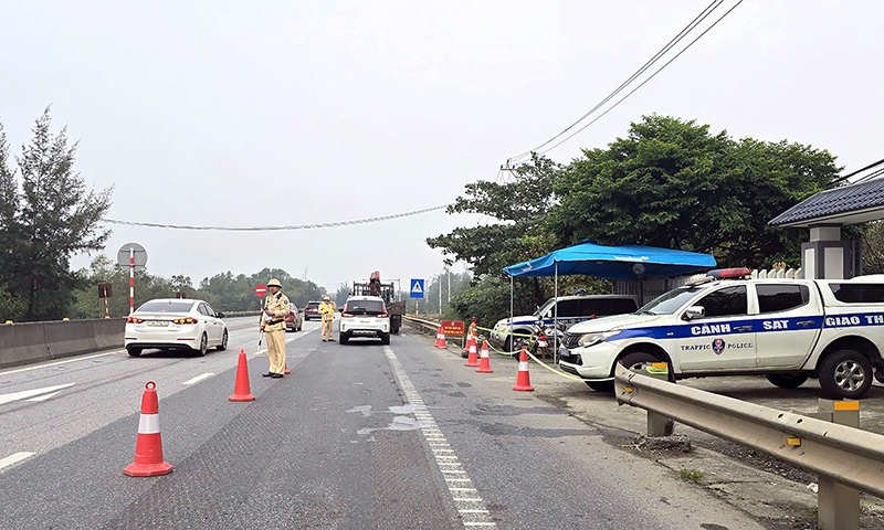 Lực lượng Cảnh sát giao thông: Thực hiện hơn 490 ca tuần tra kiểm soát, xử phạt gần 800 phương tiện
