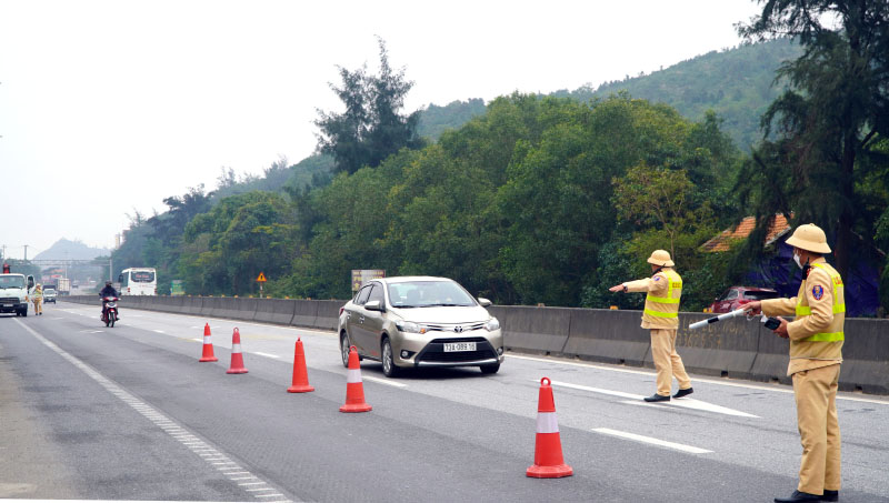 Quyết tâm triển khai hiệu quả Luật Trật tự, an toàn giao thông đường bộ