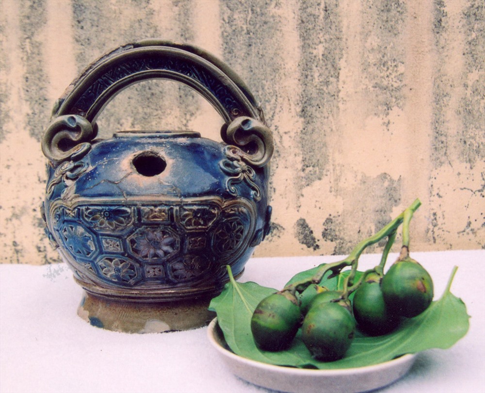 Chiếc bình vôi của bà