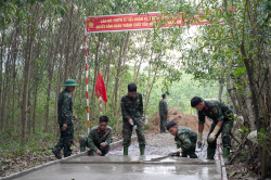 Chung sức xây dựng nông thôn mới ở vùng khó