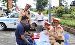 Triển khai nghị định của Chính phủ quy định biện pháp thi hành Luật Trật tự, an toàn giao thông