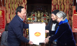 Lãnh đạo tỉnh thăm, chúc Tết gia đình các đồng chí nguyên lãnh đạo tỉnh, đảng viên lão thành và gia đình chính sách