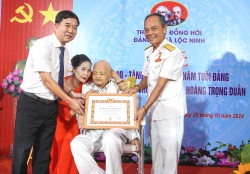 Tám mươi mùa xuân với Đảng