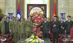 Công an tỉnh Khăm Muồn thăm, chúc Tết Công an tỉnh Quảng Bình