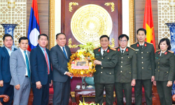 Công an tỉnh Sạ-vẳn-na-khệt (Lào) thăm, chúc Tết Công an Quảng Bình