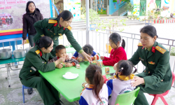 Ấm áp xuân biên cương