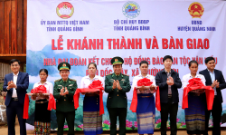 Khánh thành nhà "Đại đoàn kết" cho đồng bào Bru-Vân Kiều bản Dốc Mây