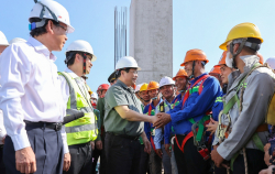 Thủ tướng chỉ đạo chăm lo, hỗ trợ người lao động làm việc trên công trường trong dịp Tết