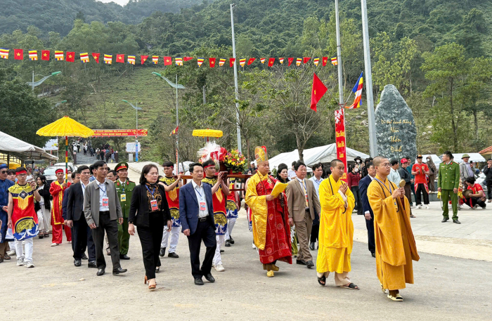 Quảng Ninh: Lễ rước nước tại lễ hội chùa Thần Đinh xuân Ất Tỵ 2025