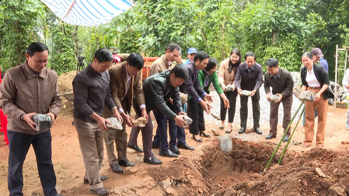Quảng Trạch: Khởi công xóa nhà tạm, nhà dột nát đợt 2 cho hộ nghèo, cận nghèo