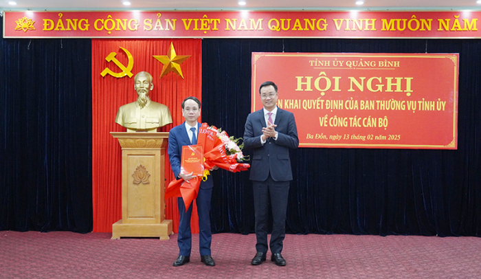 Đồng chí Phan Mạnh Hùng giữ chức Bí thư Thị ủy Ba Đồn