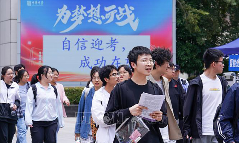 Các quốc gia trên thế giới quản lý việc dạy, học thêm như thế nào?