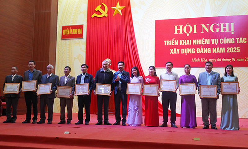 Minh Hóa: Chú trọng đổi mới, nâng cao chất lượng công tác cán bộ