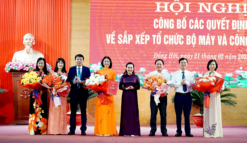 TP. Đồng Hới: Công bố quyết định về sắp xếp bộ máy và công tác cán bộ