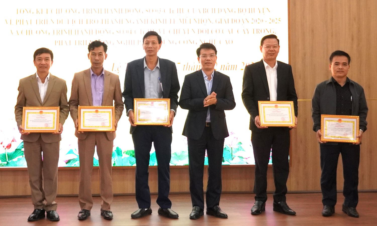 Lệ Thủy: Tổng kết thực hiện các chương trình hành động