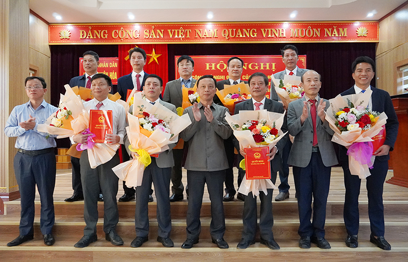Tuyên Hóa, Quảng Trạch: Sắp xếp lại một số cơ quan chuyên môn thuộc UBND huyện