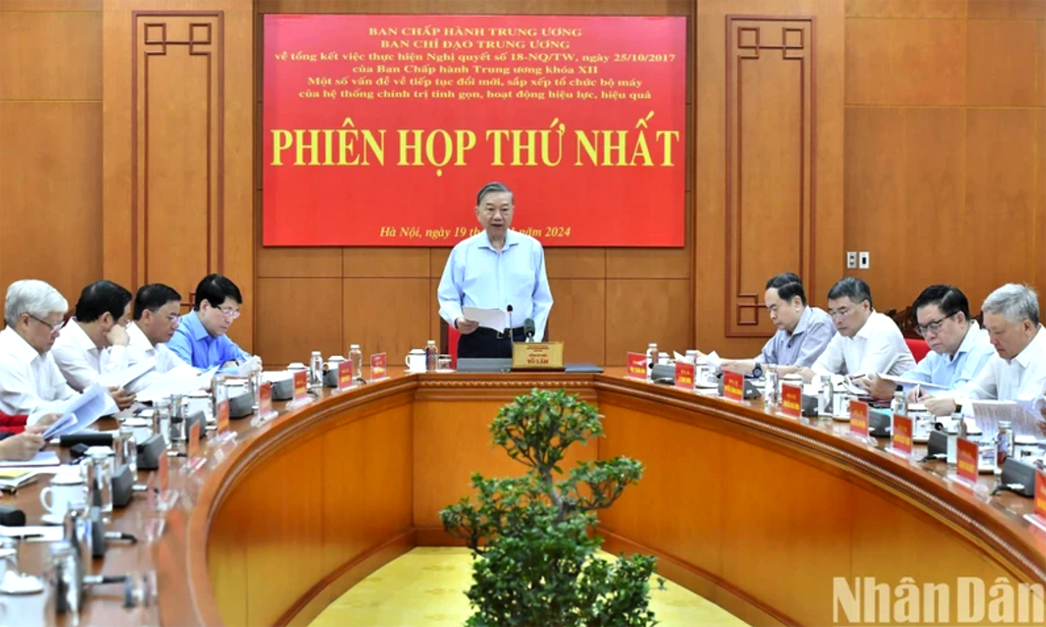 Tạm dừng đại hội Đảng cấp xã, cấp huyện