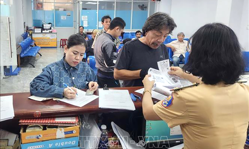 Công an sẽ cấp giấy hẹn để người dân tham gia giao thông khi chưa in được giấy phép lái xe