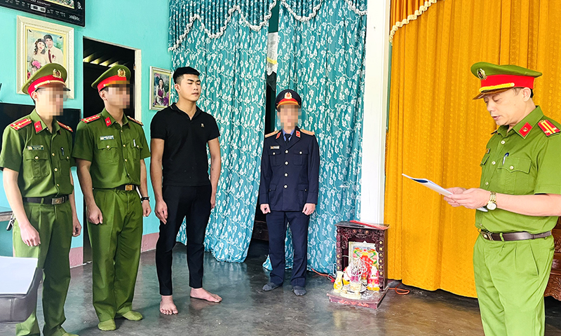 Bắt đối tượng tham ô tài sản