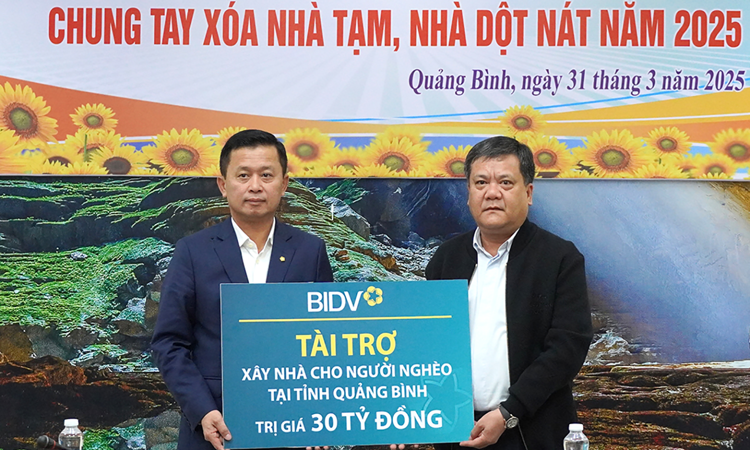 Các ngân hàng hỗ trợ tỉnh Quảng Bình 40 tỷ đồng xóa nhà tạm, nhà dột nát