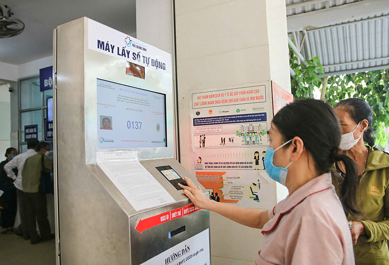 "Xóa mù" kỹ năng số cho người cao tuổi