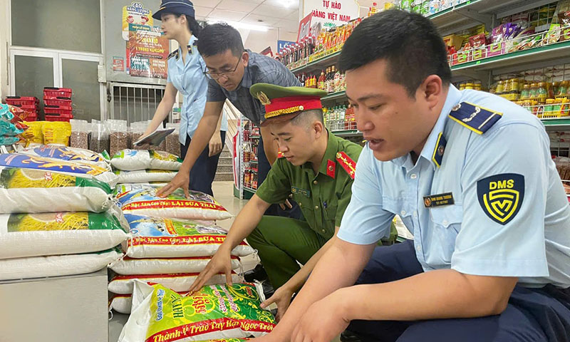 Kiên quyết đấu tranh ngăn chặn tình trạng buôn lậu, gian lận thương mại