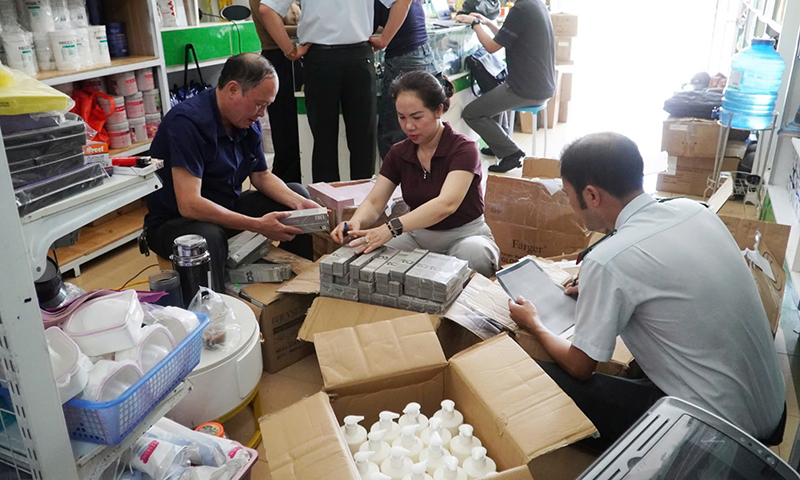Phát hiện, thu giữ gần 400 đơn vị sản phẩm mỹ phẩm không rõ nguồn gốc xuất xứ